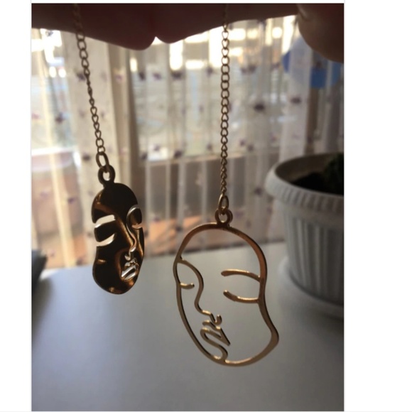 Neutral Face Abstract Retro Picasso Artsy Earrings - Picture 7 of 8